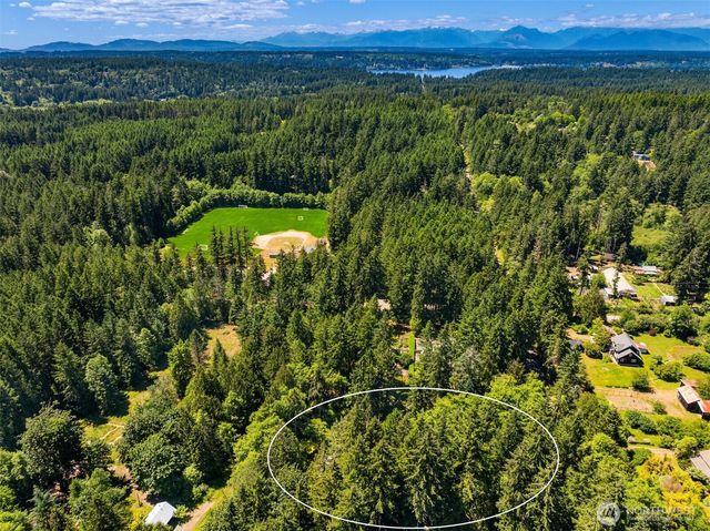 8219 NE New Brooklyn Road, Bainbridge Island, WA 98110