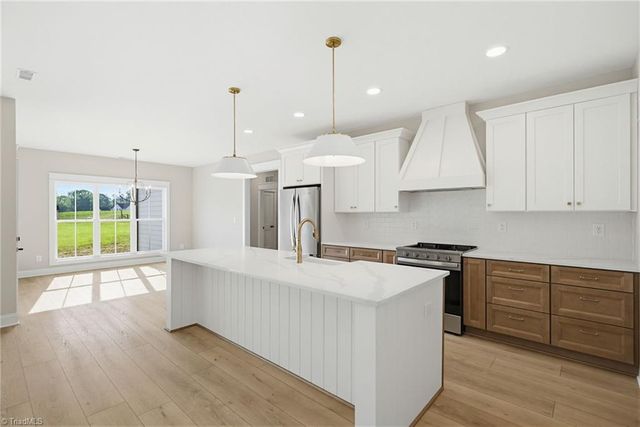 4211 Gracewood Farm Drive, Winston-salem, NC 27101
