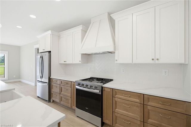 4211 Gracewood Farm Drive, Winston-salem, NC 27101