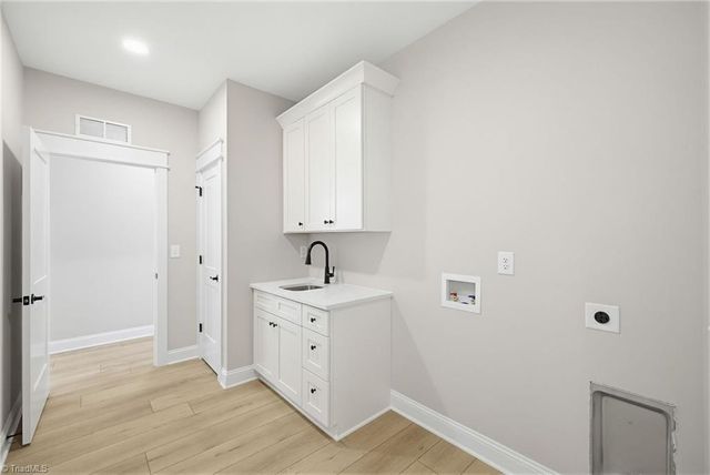 4211 Gracewood Farm Drive, Winston-salem, NC 27101