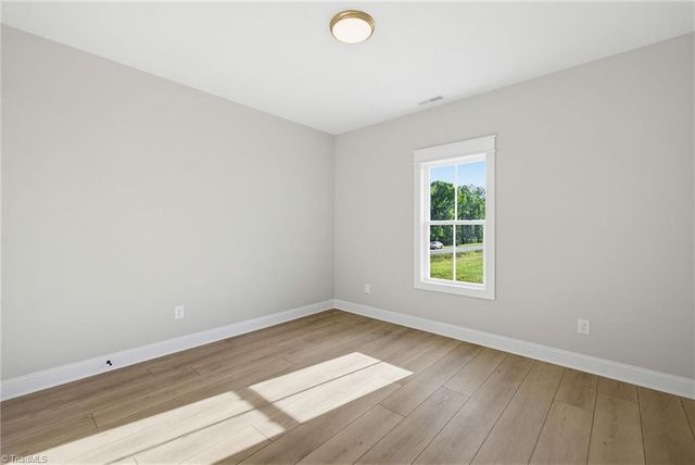 4211 Gracewood Farm Drive, Winston-salem, NC 27101