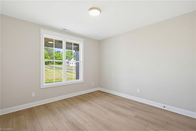 4211 Gracewood Farm Drive, Winston-salem, NC 27101