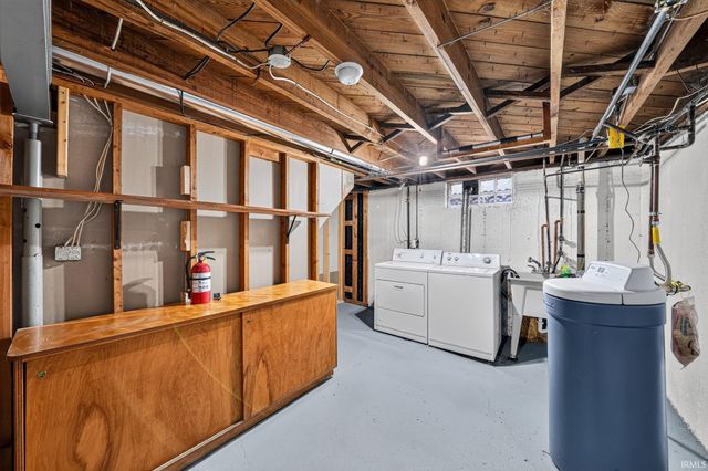 534 N Coquillard Drive, South Bend, IN 46617