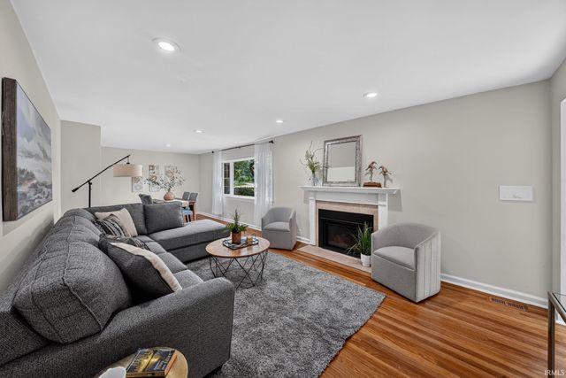 534 N Coquillard Drive, South Bend, IN 46617