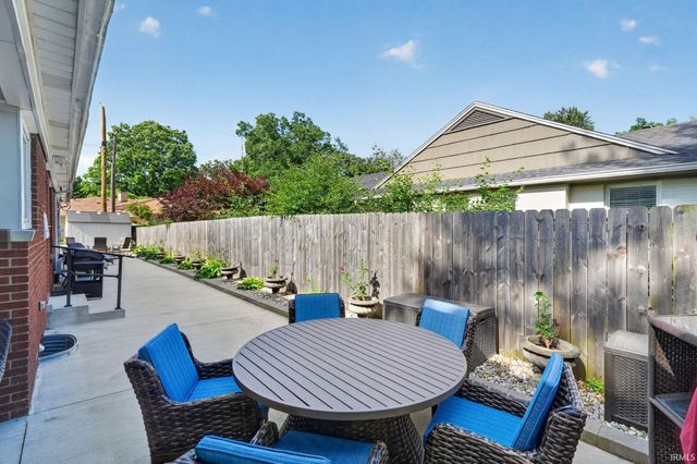 534 N Coquillard Drive, South Bend, IN 46617