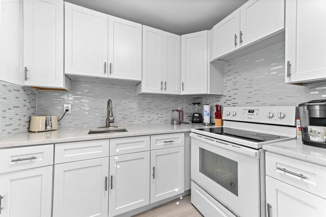 317 Saxony G, Delray Beach, FL 33446