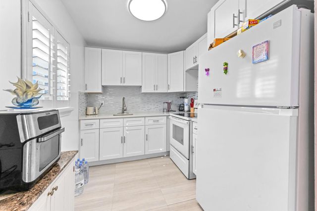 317 Saxony G, Delray Beach, FL 33446