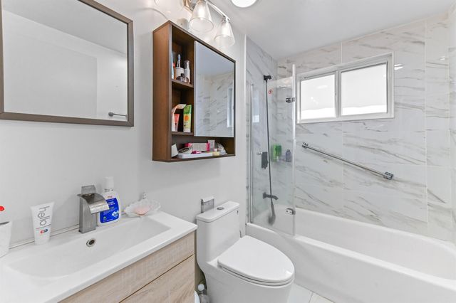 317 Saxony G, Delray Beach, FL 33446