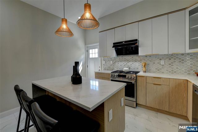 49 Longview Avenue, Par-troy Hills Twp., NJ 07034