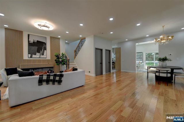 49 Longview Avenue, Par-troy Hills Twp., NJ 07034
