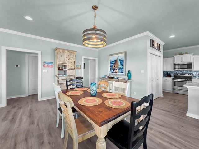 962 Surfside Drive, Crystal Beach, TX 77650