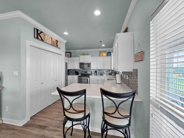 962 Surfside Drive, Crystal Beach, TX 77650
