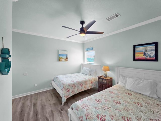 962 Surfside Drive, Crystal Beach, TX 77650