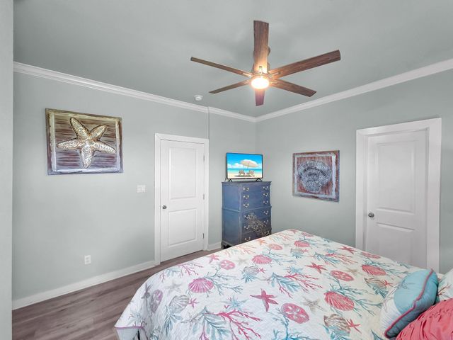 962 Surfside Drive, Crystal Beach, TX 77650