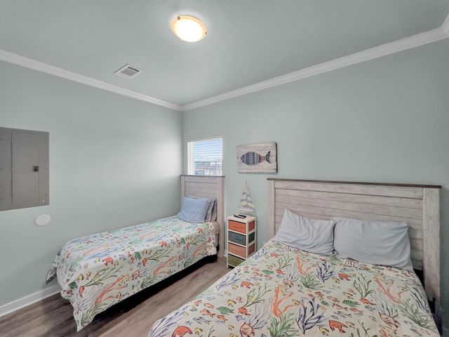 962 Surfside Drive, Crystal Beach, TX 77650
