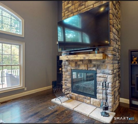 4 Southdown Drive, Bristol, CT 06010