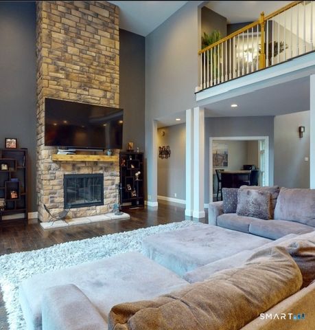 4 Southdown Drive, Bristol, CT 06010