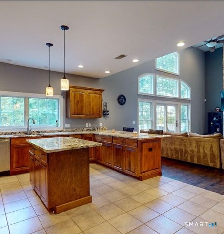 4 Southdown Drive, Bristol, CT 06010