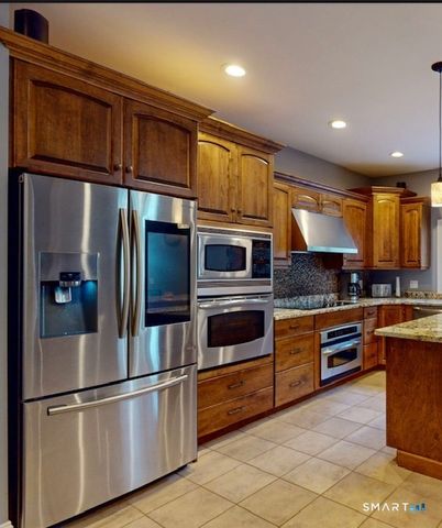 4 Southdown Drive, Bristol, CT 06010