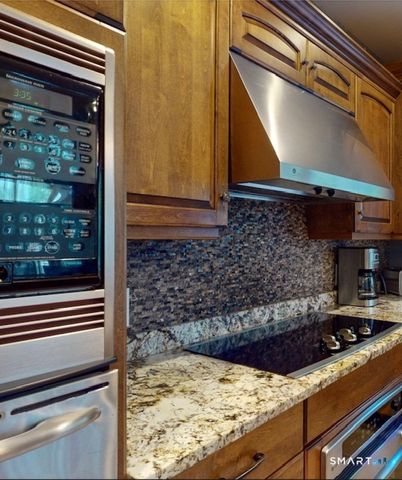 4 Southdown Drive, Bristol, CT 06010