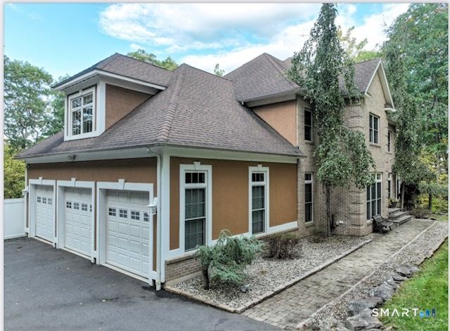 4 Southdown Drive, Bristol, CT 06010