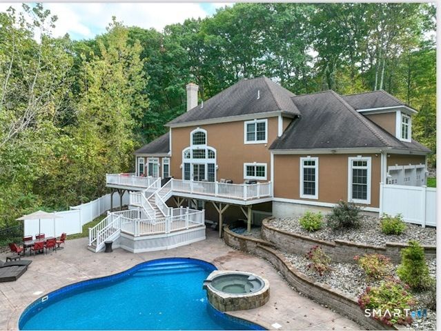 4 Southdown Drive, Bristol, CT 06010