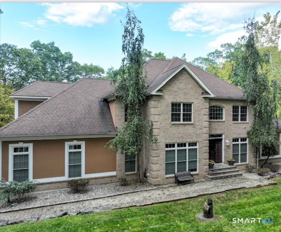 4 Southdown Drive, Bristol, CT 06010