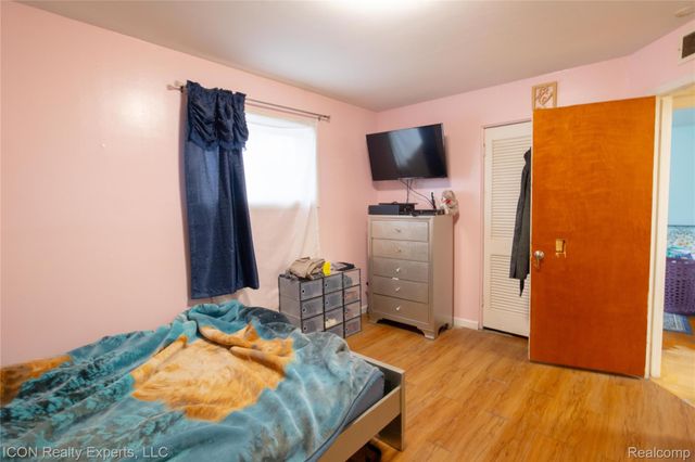 23917 Grunalt Avenue, Warren, MI 48091