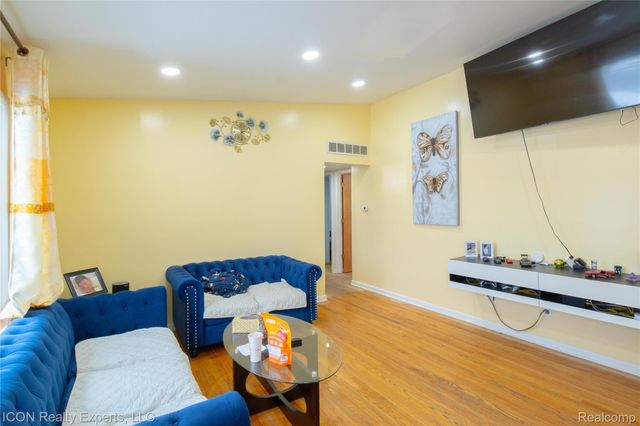 23917 Grunalt Avenue, Warren, MI 48091