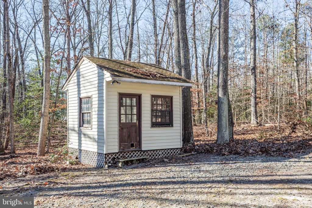 Image 1 of property listing at 15332 DAWN BLVD, Doswell, VA 23047