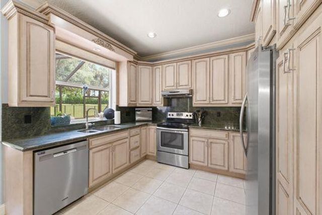 11131 Laurel Walk Road, Wellington, FL 33449