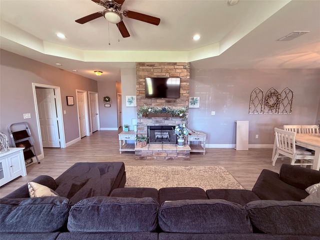 611 Dela Cruz Drive, Winnsboro, TX 75494