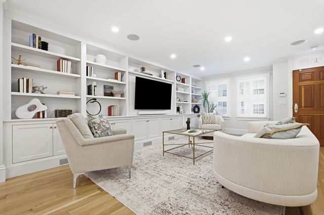 32 Pleasant Street, Boston, MA 02129