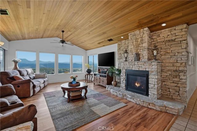 17372 Greenridge, Hidden Valley Lake, CA 95467