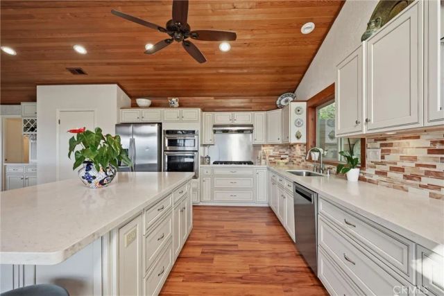 17372 Greenridge, Hidden Valley Lake, CA 95467