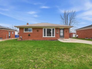 12851 Chippewa Drive, Warren, MI 48088