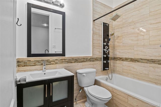 255 Lincoln Avenue, Brooklyn, NY 11208