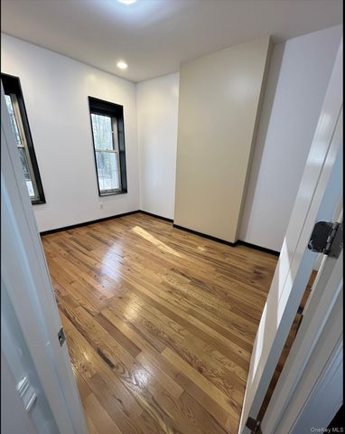 255 Lincoln Avenue, Brooklyn, NY 11208