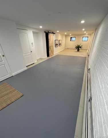 255 Lincoln Avenue, Brooklyn, NY 11208