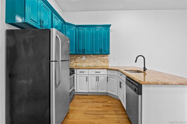 255 Lincoln Avenue, Brooklyn, NY 11208