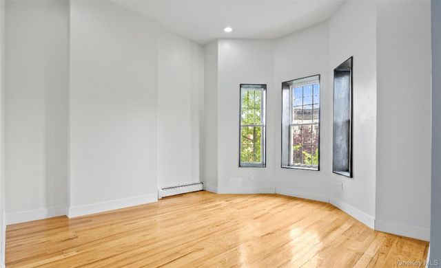 255 Lincoln Avenue, Brooklyn, NY 11208