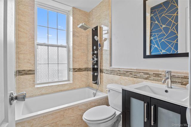 255 Lincoln Avenue, Brooklyn, NY 11208