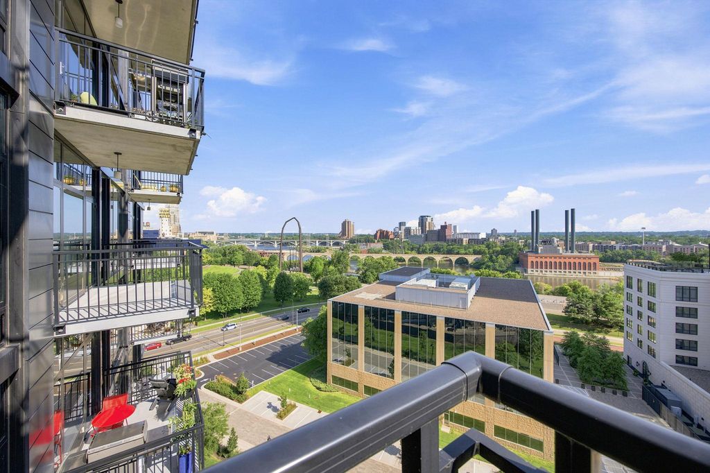 1120 S 2nd Street 903, Minneapolis, MN 55415