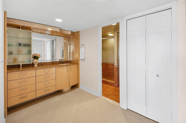 20379 W Country Club Drive 2236, Aventura, FL 33180