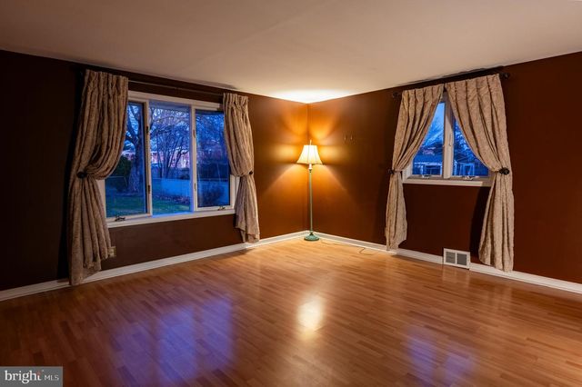 2597 CARRELL LN, Willow Grove, PA 19090