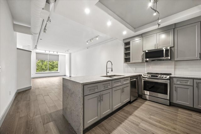 1901 Post Oak Boulevard 408, Houston, TX 77056