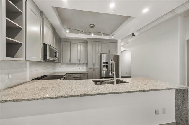 1901 Post Oak Boulevard 408, Houston, TX 77056