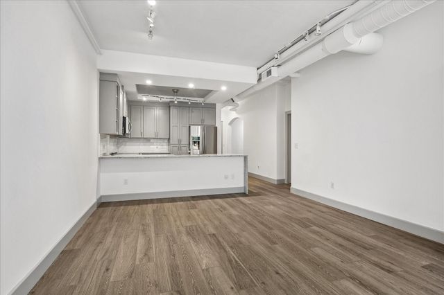 1901 Post Oak Boulevard 408, Houston, TX 77056
