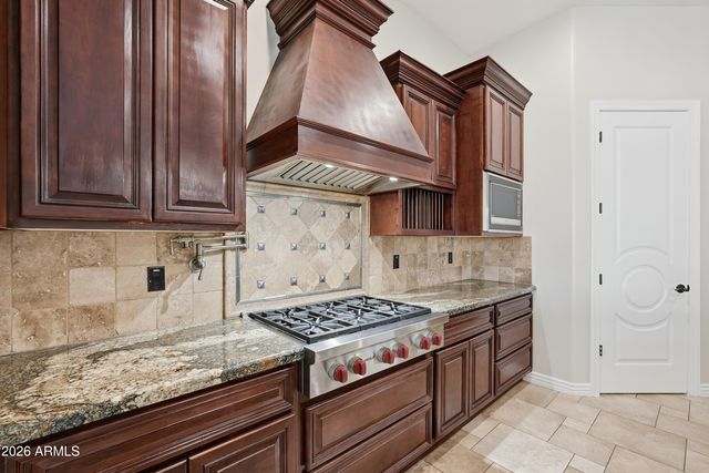 2900 E CLARK Drive, Gilbert, AZ 85297