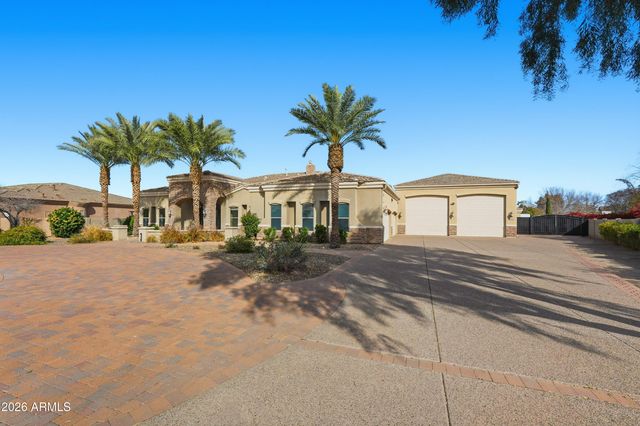 2900 E CLARK Drive, Gilbert, AZ 85297